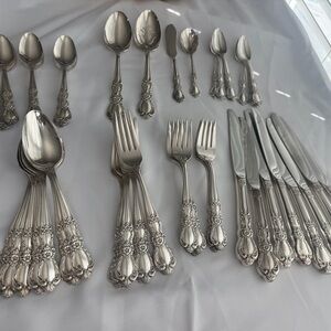1847 Roger Bros IS Heritage Silver plated Flatware Set